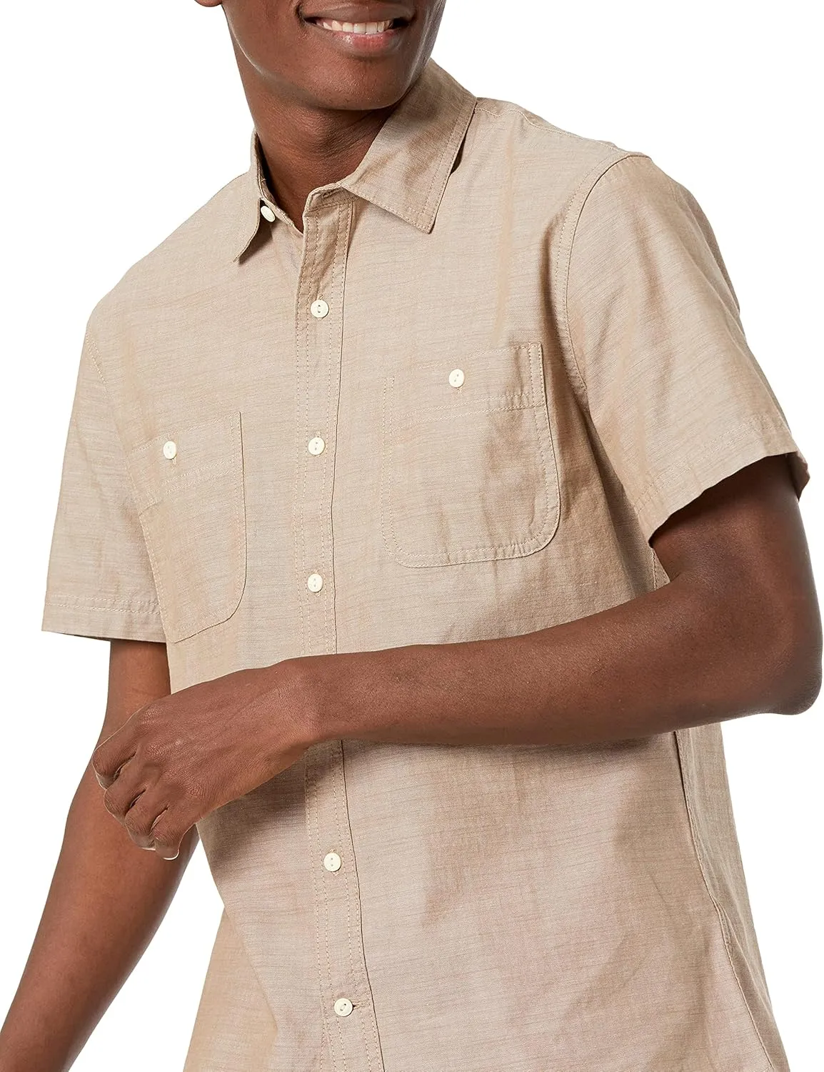 Amazon Essentials Men's Regular-Fit, Short-Sleeve Button-Down Chambray Shirt