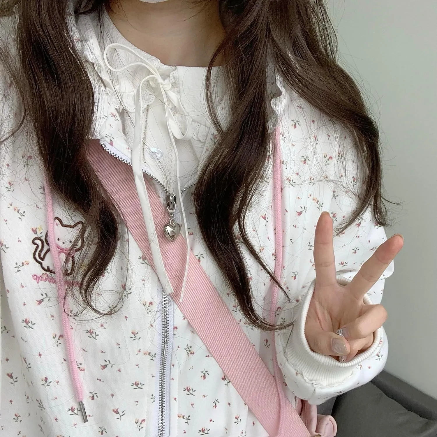 Lunoakvo Women Cute Lace Patchwork Floral Floral Hoodie Kawaii Cat Embroidery Zipper Hooded Sweatshirt for Teen Girls