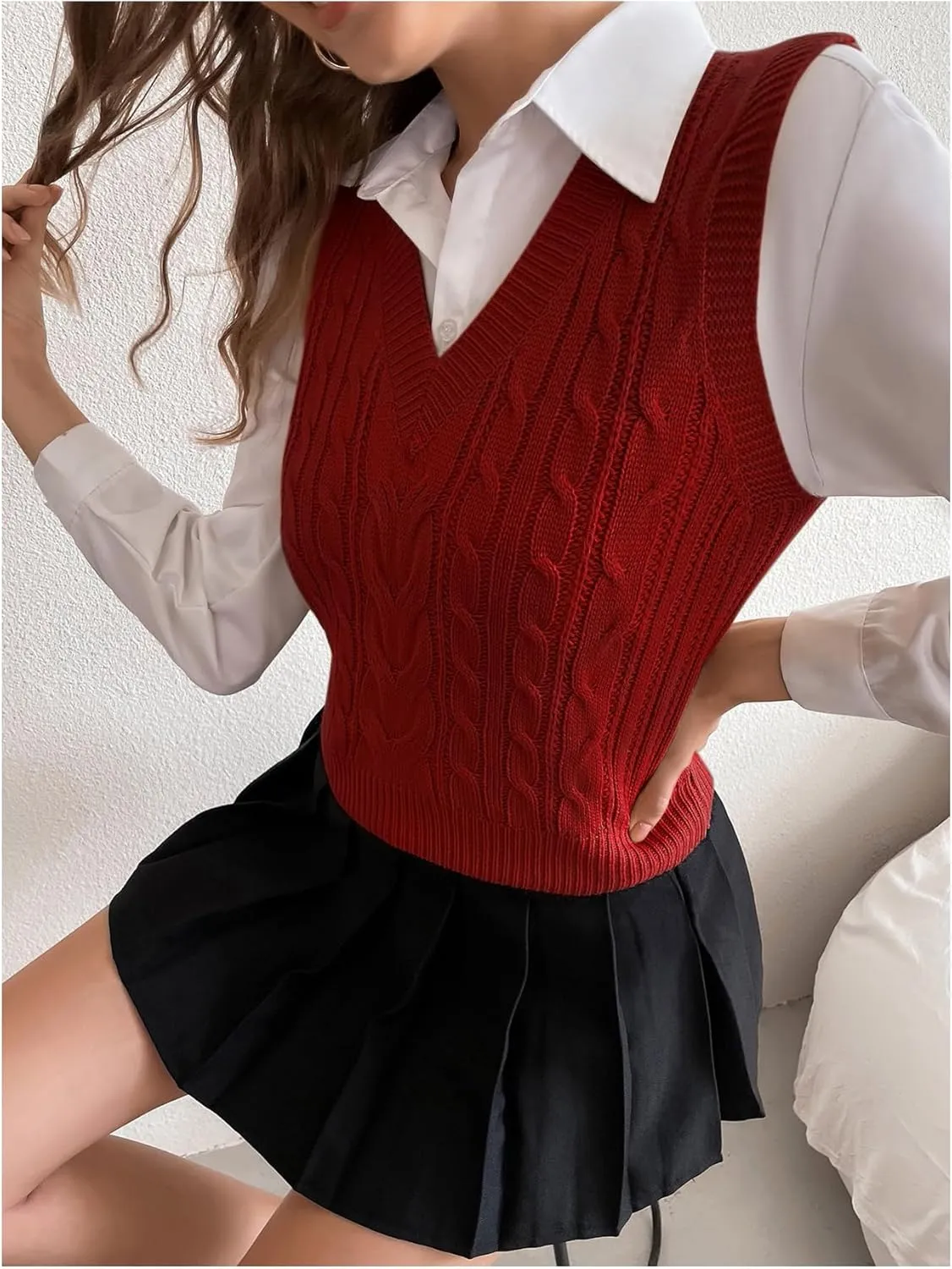 Milumia Women's Cable Knit V Neck Sweater Vest Sleeveless Ribbed Crop Tank Top