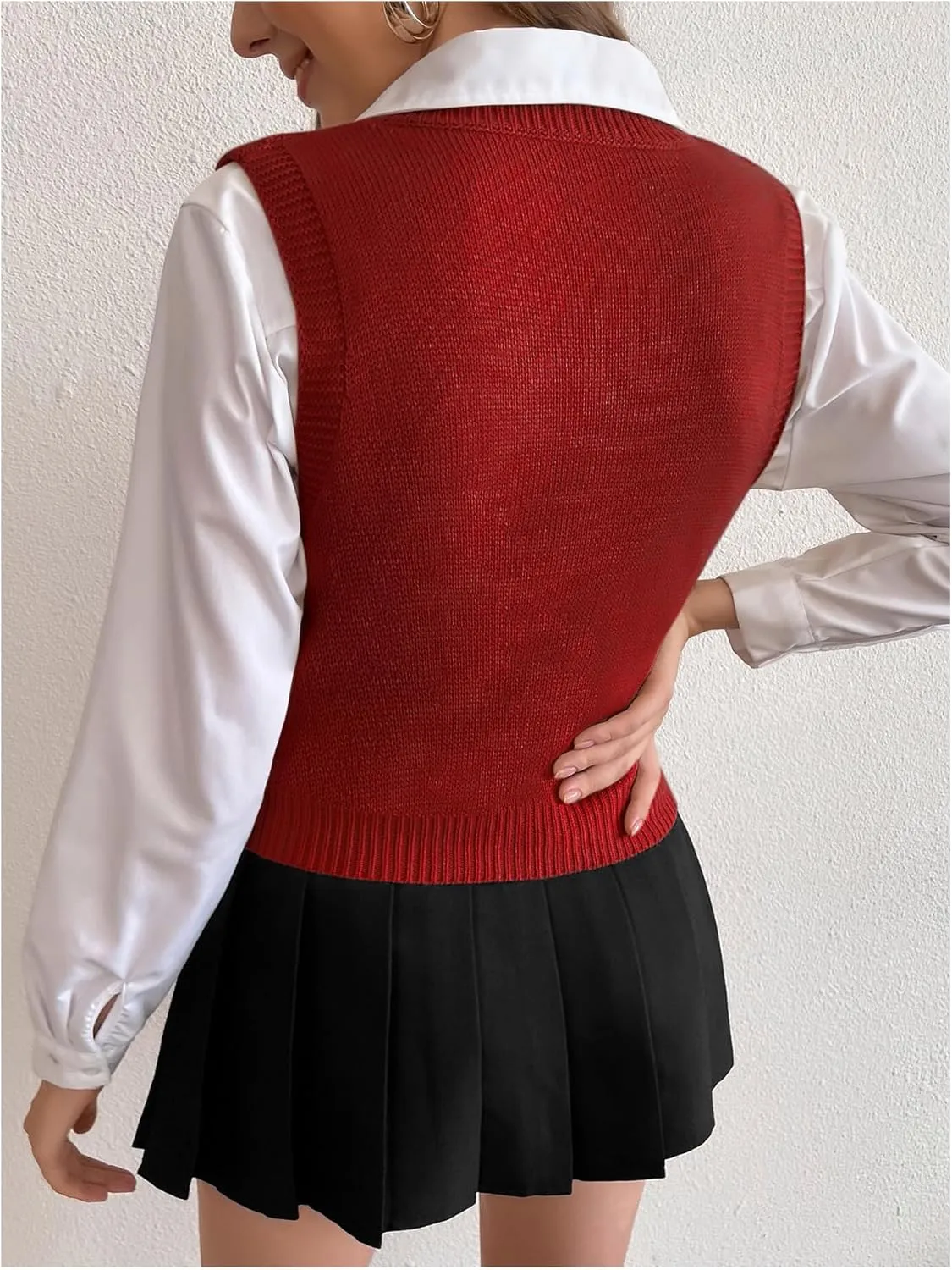 Milumia Women's Cable Knit V Neck Sweater Vest Sleeveless Ribbed Crop Tank Top