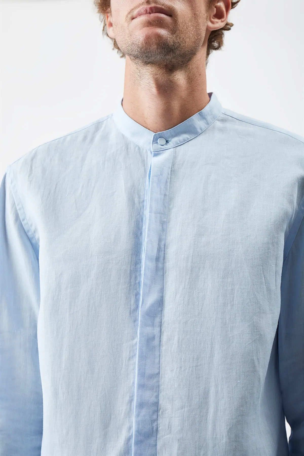 Ollie Shirt in Light Blue Linen