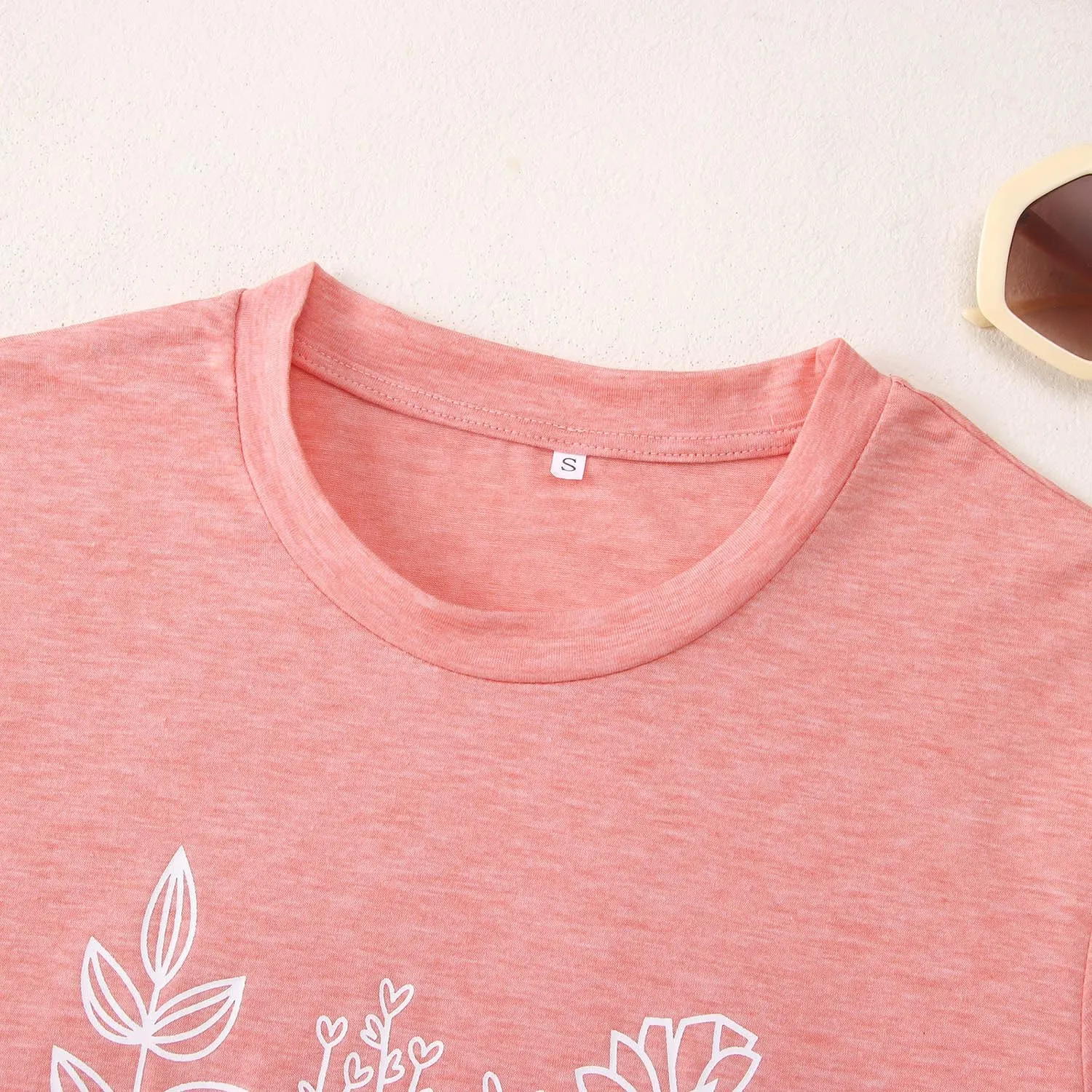 Raising A Wildflower Mommy and Me Shirts Cute Floral Graphic T-Shirt Mom and Daughter Outfits Summer Short Sleeve Tees