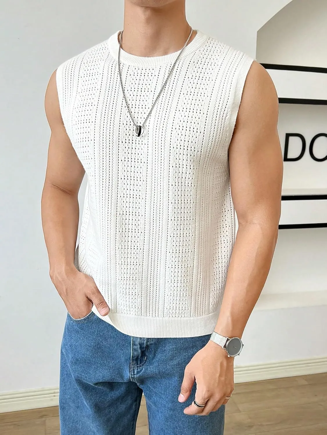 Verdusa Men's Sleeveless Round Neck Knit Tank Top Casual Sweater Vest
