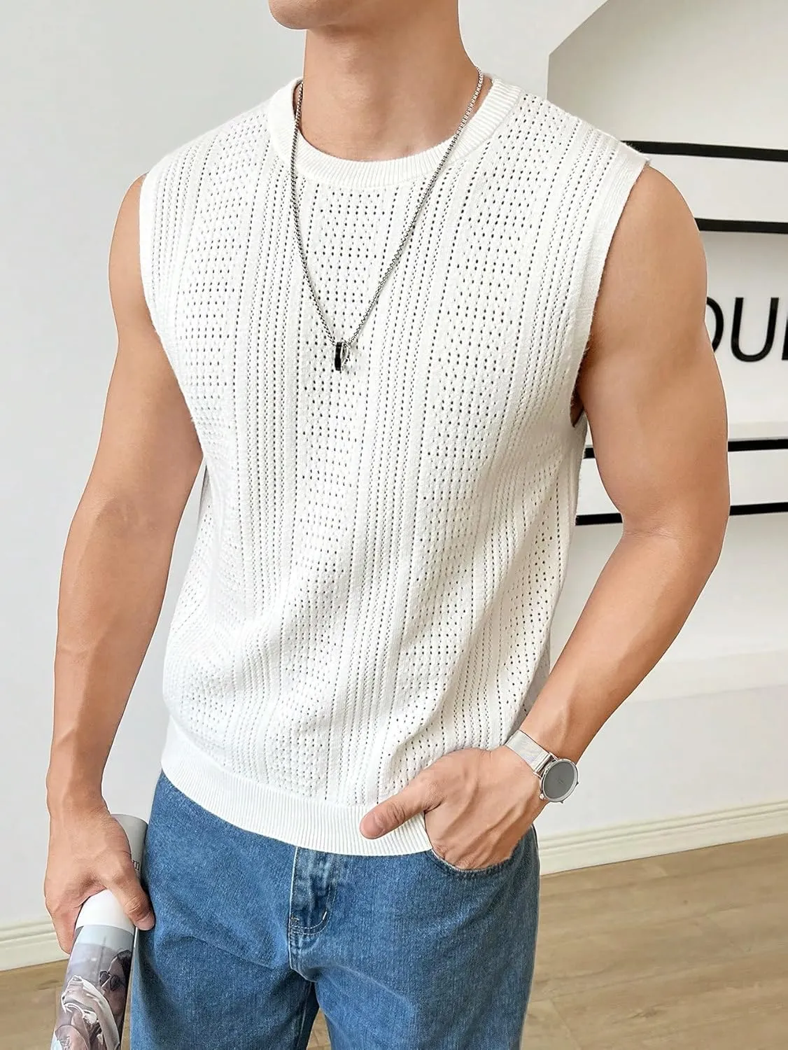 Verdusa Men's Sleeveless Round Neck Knit Tank Top Casual Sweater Vest