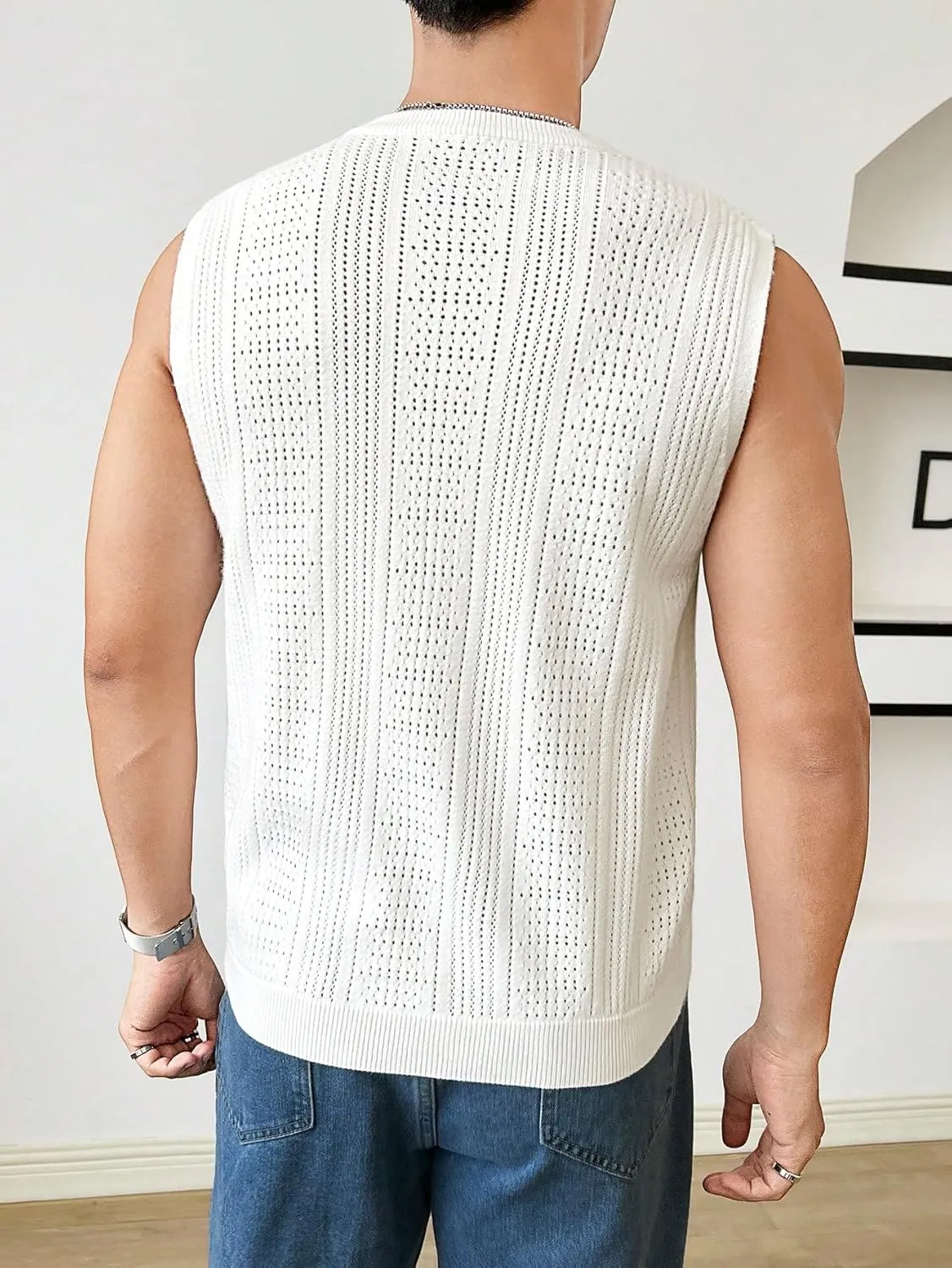 Verdusa Men's Sleeveless Round Neck Knit Tank Top Casual Sweater Vest