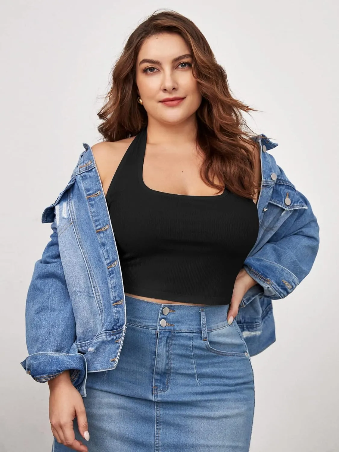 WDIRARA Women's Plus Size Sleeveless Backless Rib Knit Crop Halter Top