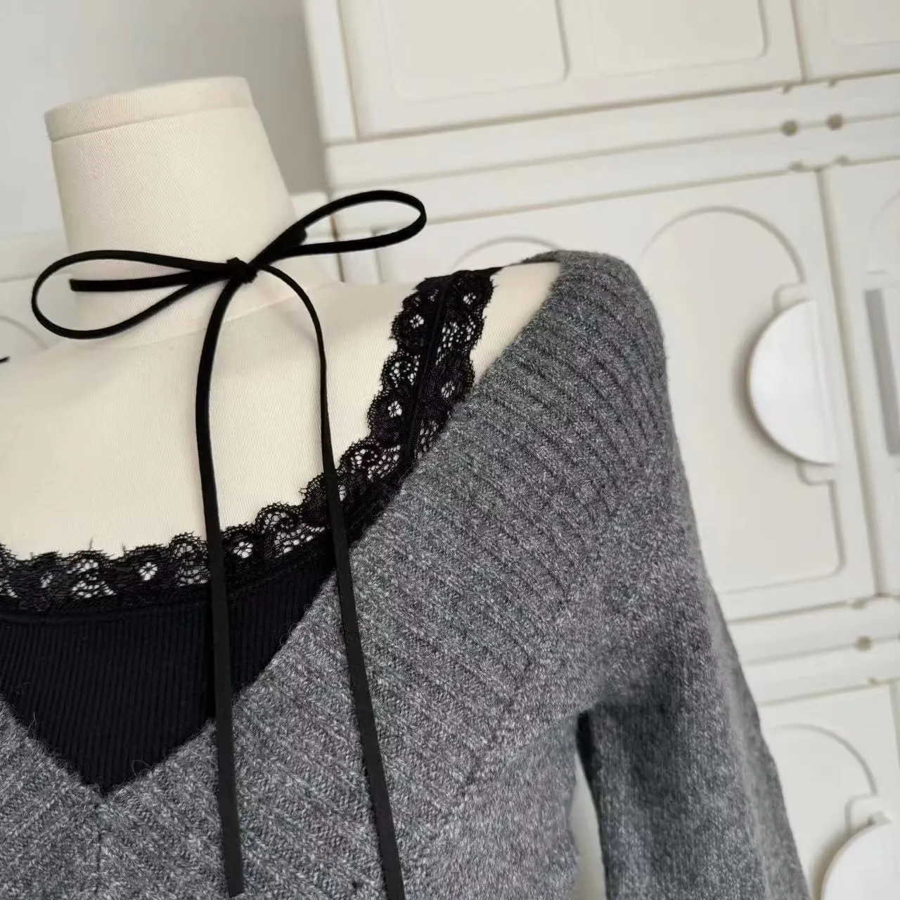 Women Vintage Coquette V-Neck Slim Fit Sweater Y2K Aesthetic Long Sleeve Knitted Pullovers Top