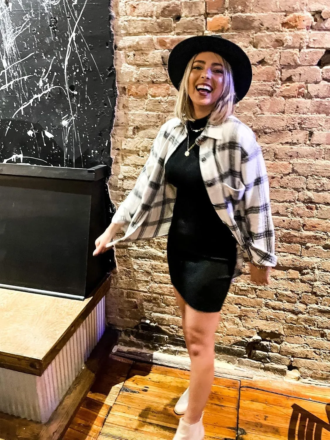 Women's Casual Long Sleeve Tops Fall Blouses Flannel Plaid Button-Down Shirt Jacket with Pockets
